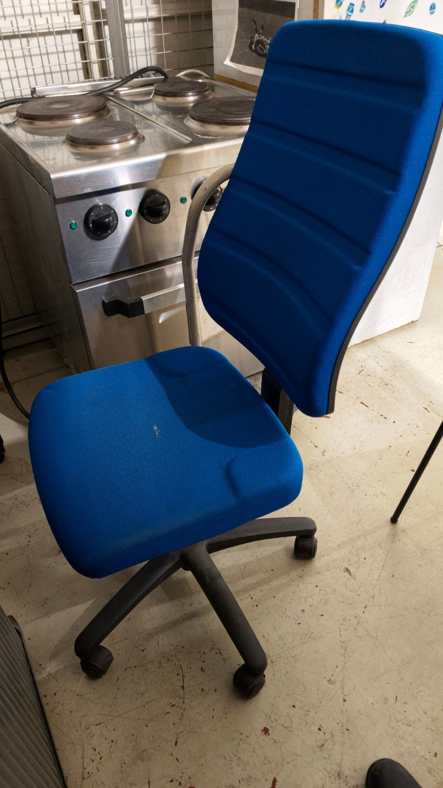 Chaise de  bureau, Enlèvement