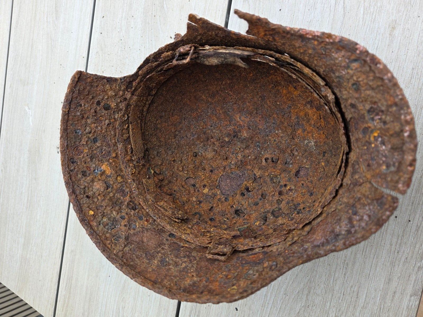 Duitse Helm WW2 Militaria Battle Damage, Ophalen