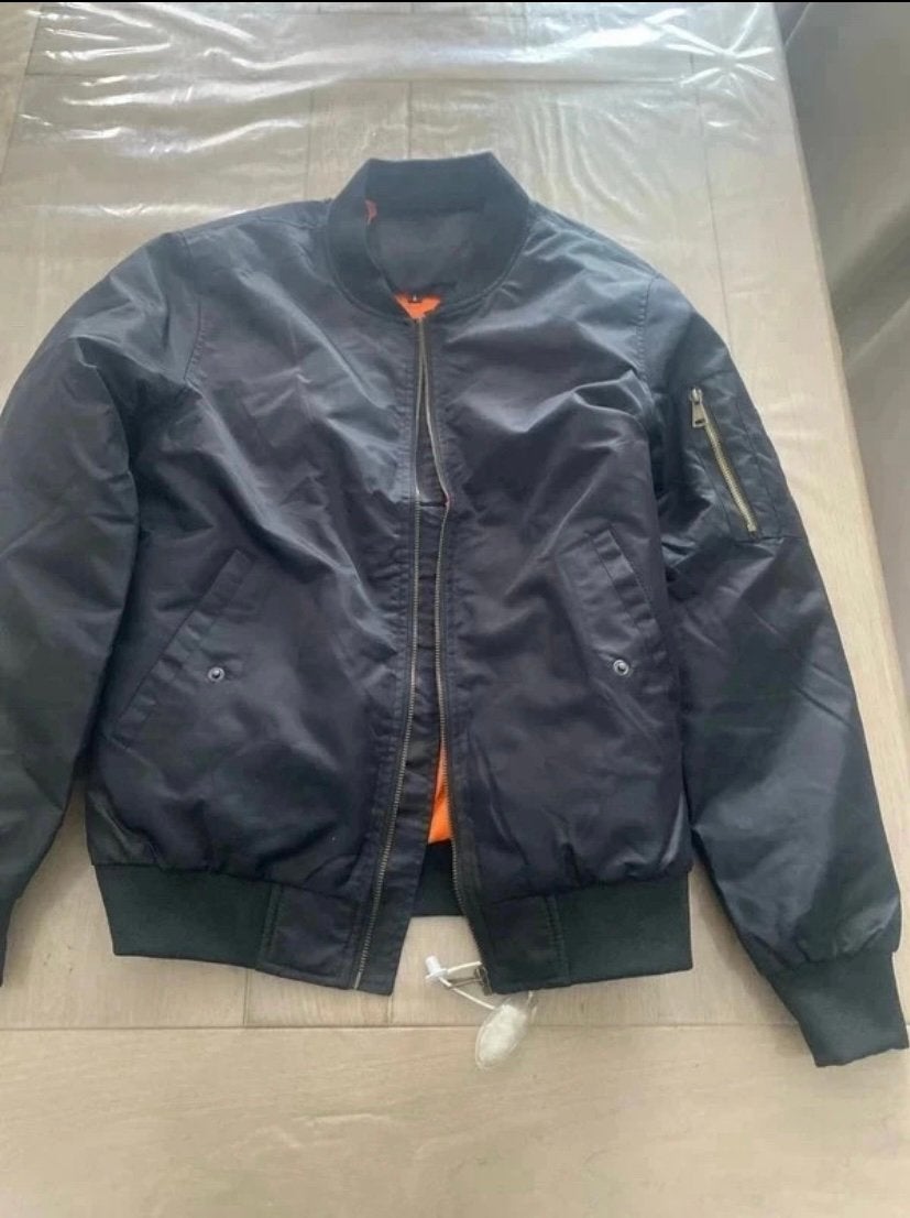 Gloednieuw zwart puffer-bomberjack, met 80% eendendons., Verzenden, Nieuw, Maat 46 (S) of kleiner, Zwart