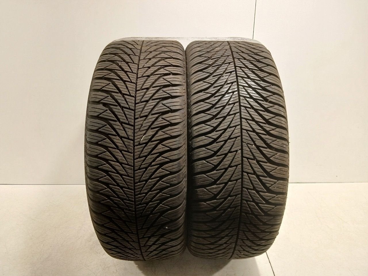 Bandenset 2 stuks 4-Seizoenen 205 55 R16, Onderdelen@venauto.nl, Van der Ven Autorecycling B.V., Pneus hiver, Ettenseweg 76, 4706 PB Roosendaal, The Netherlands