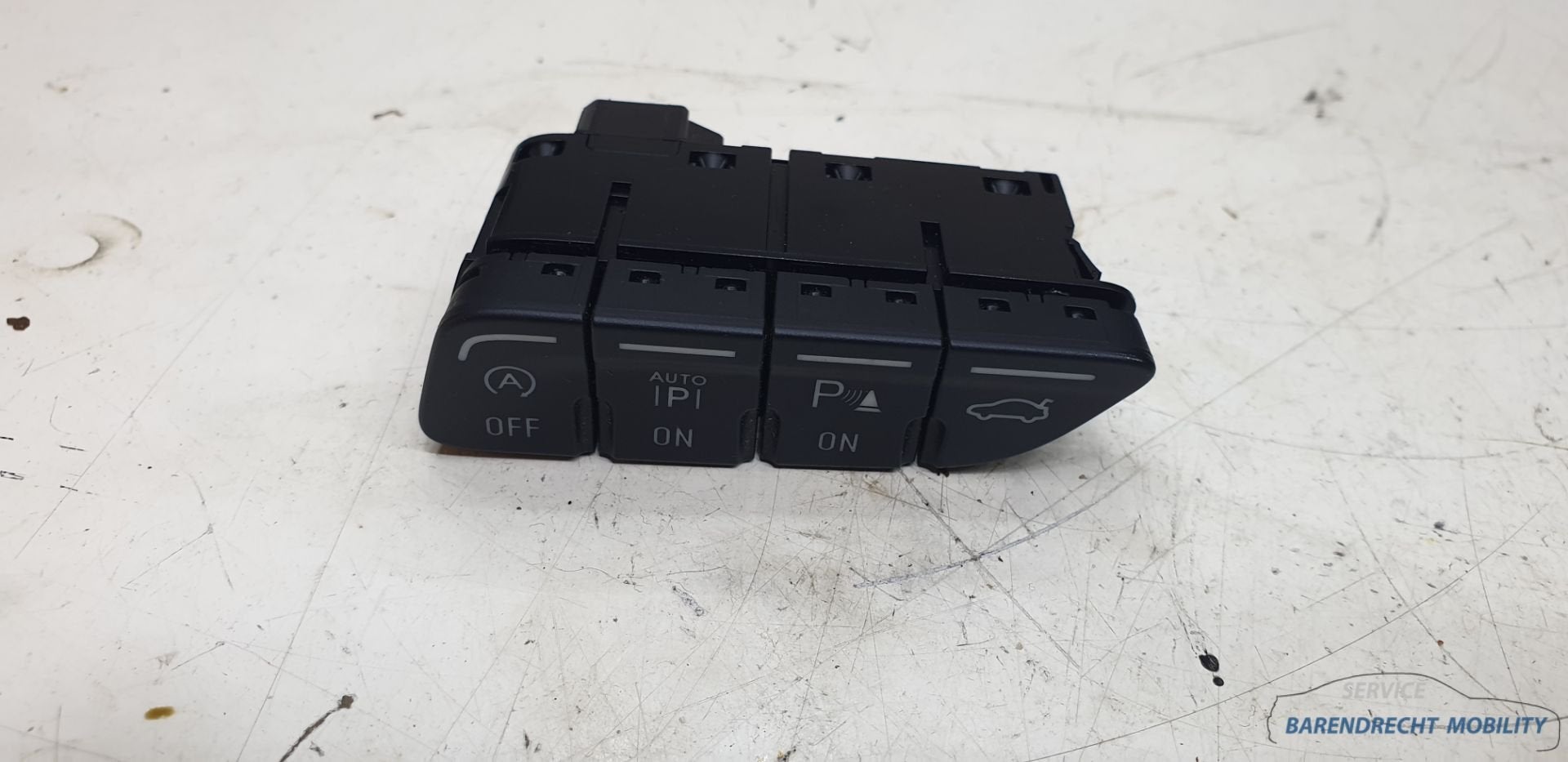 Barre de boutons interrupteurs de tableau de bord Ford Focus, Info@ford.com, Ford Motor Company, American Road 1
48126  Dearborn