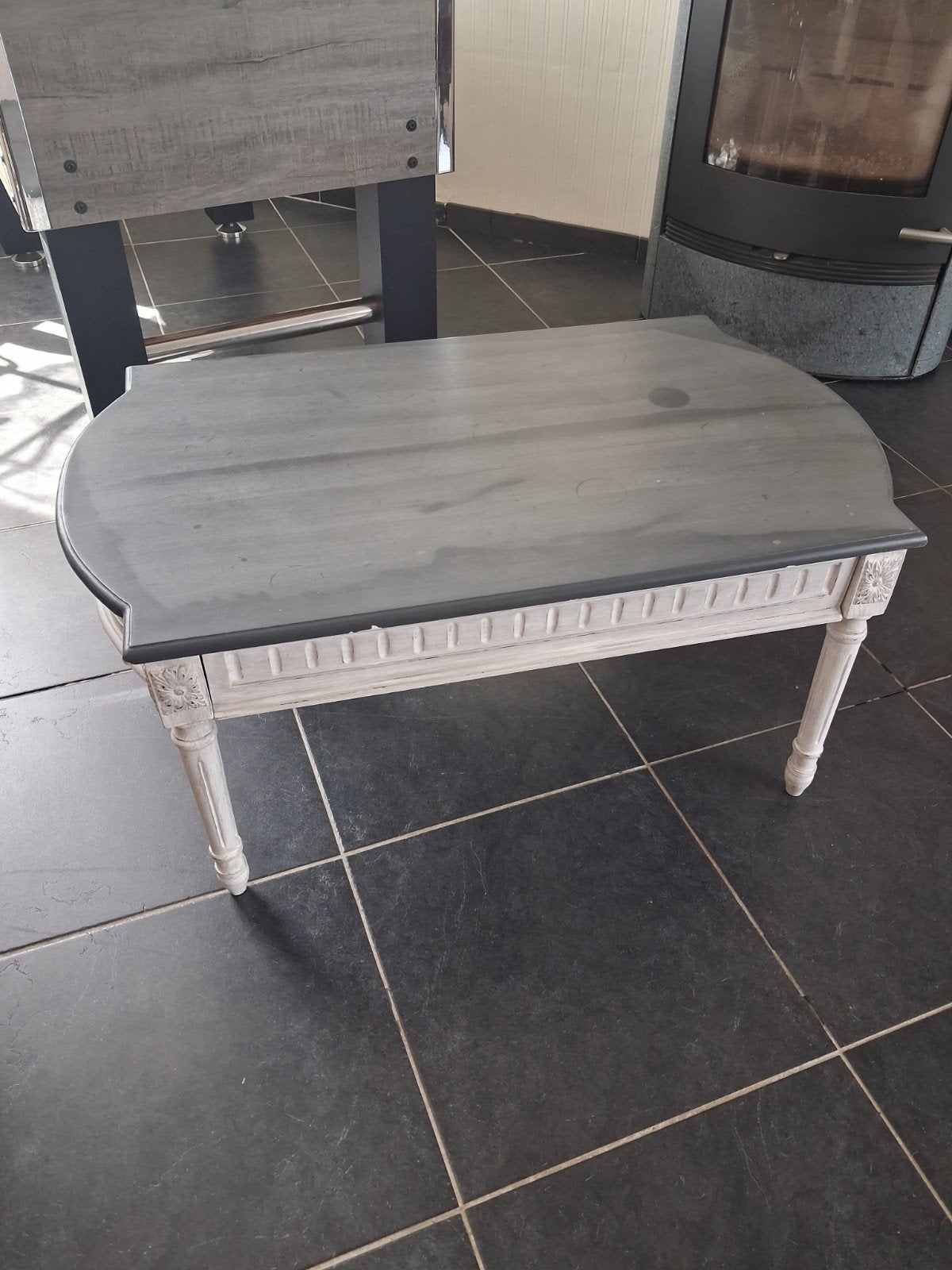 Table de salon patinée, Ophalen