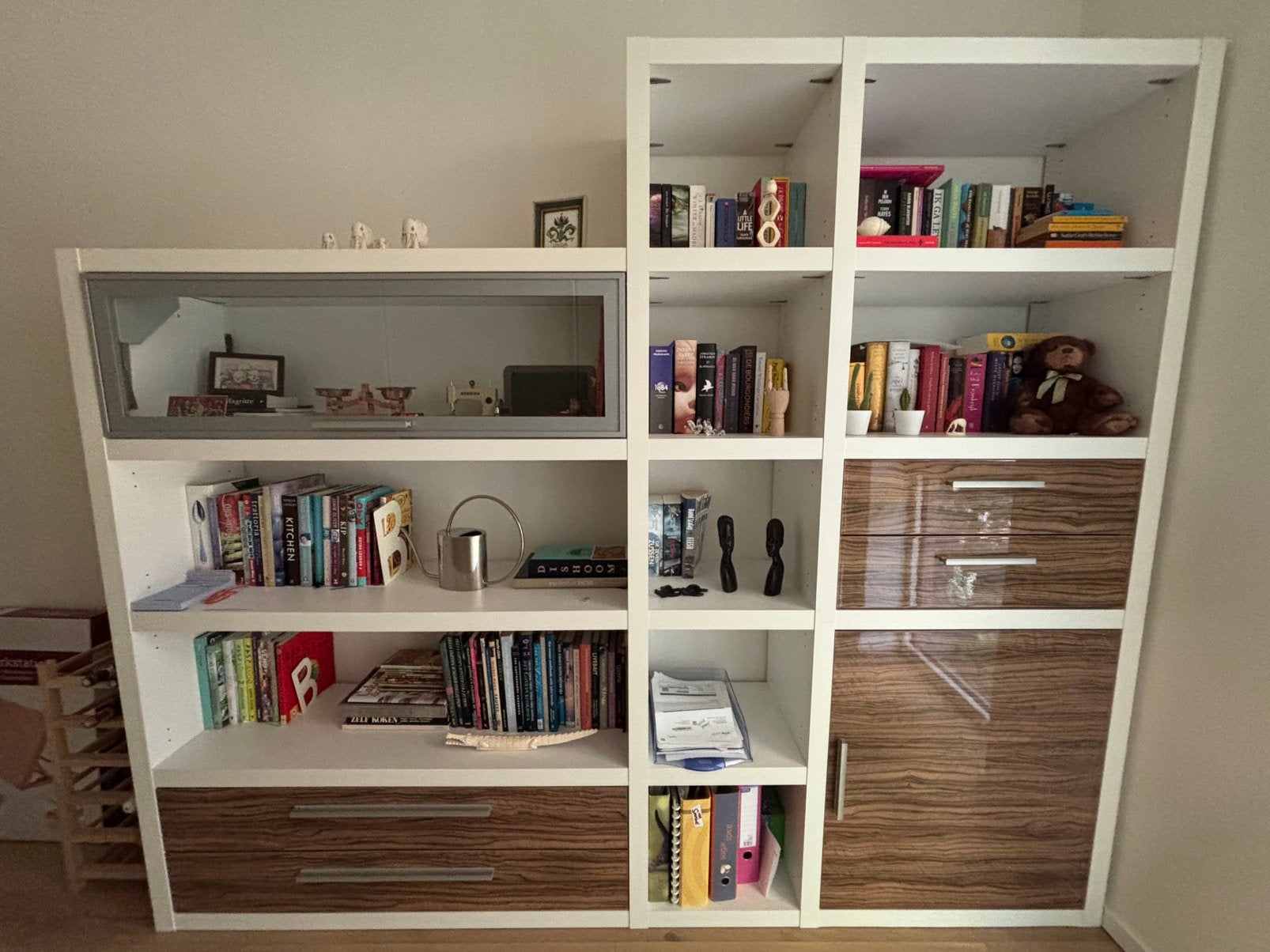 Stijlvolle en ruime boekenkast – wit met houtlook, Huis en Inrichting, Ophalen, Zo goed als nieuw, 200 cm of meer
