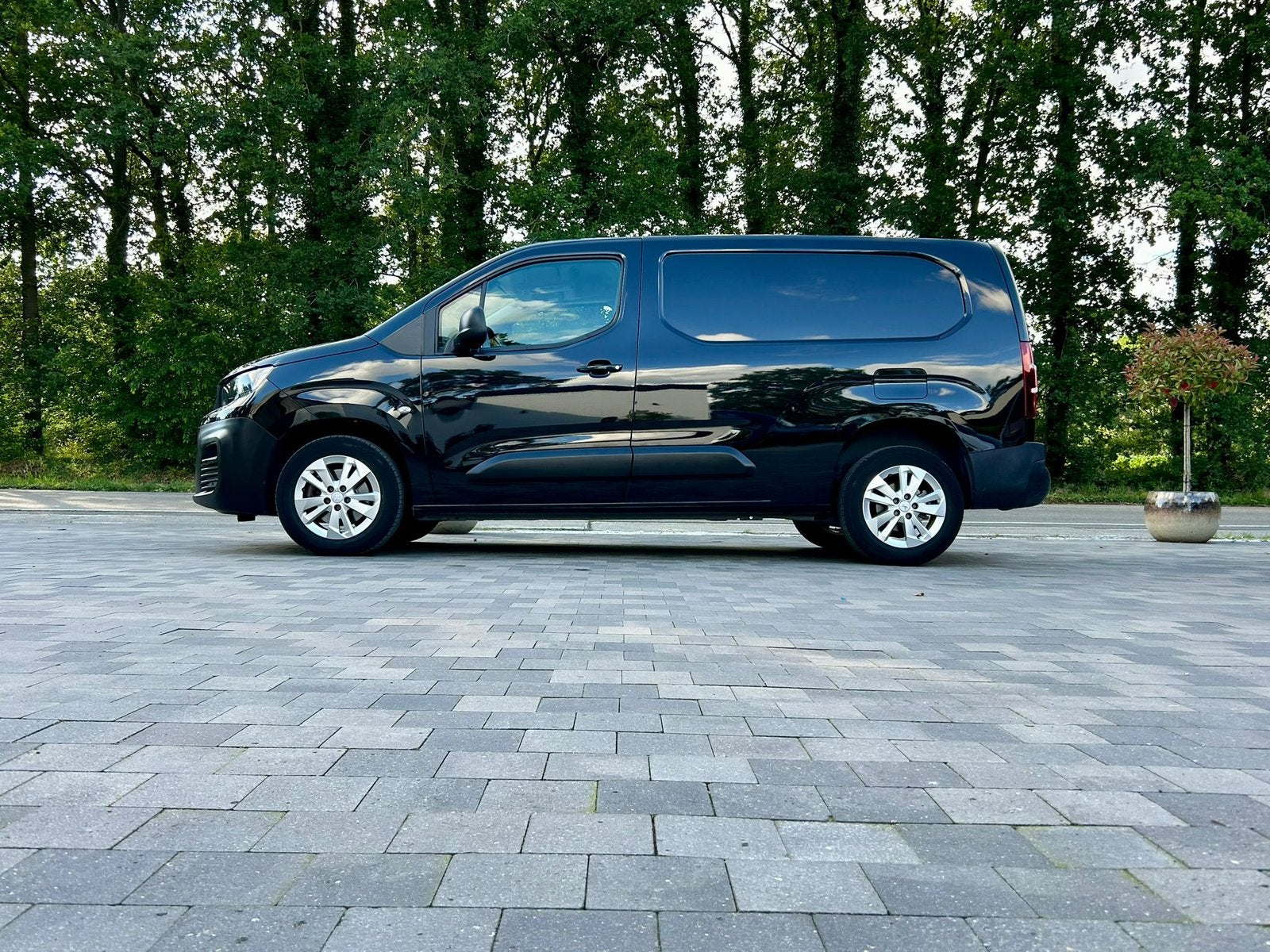 XL | PEUGEOT PARTNER L2 | 3 ZIT, Achat, Entreprise, Entretenue par le concessionnaire, https://public.car-pass.be/vhr/cb83cc7d-38a6-4f1d-b521-1915de7d87b3