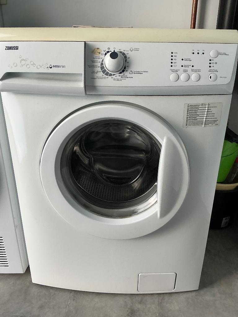 Wasmachine, Elektronische apparatuur, Wasmachines, Ophalen, 1200 tot 1600 toeren, Gebruikt, 4 tot 6 kg