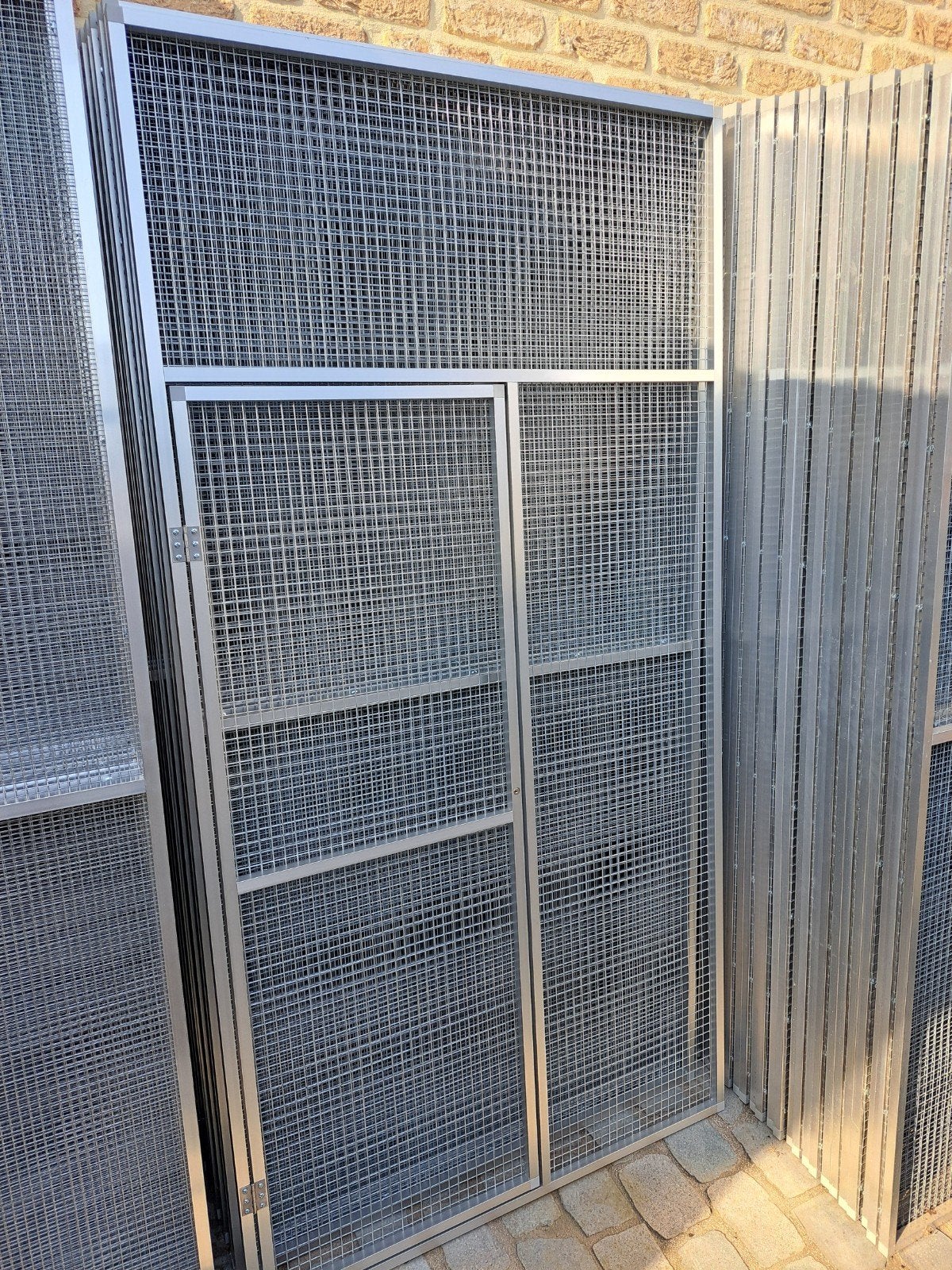 1 DEUR + 10 VASTE STANDAARDPANELEN : draad 19 x 19 x 2.05 ., Dieren en Toebehoren, Vogels | Parkieten en Papegaaien, Papegaai