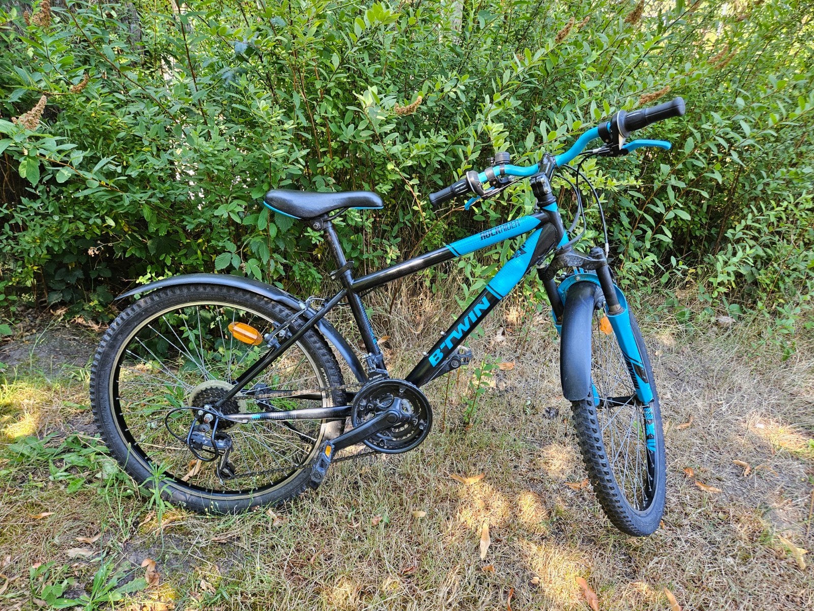 Rockrider 500 mountainbike 24 inch b'twin blauw zwart spatbo, Fietsen en Brommers, Ophalen, 24 inch, Versnellingen