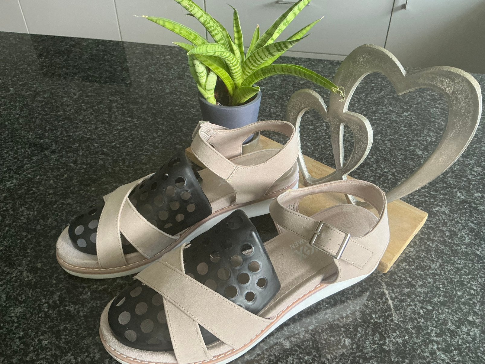 Sandalen maat 41, Beige, Zo goed als nieuw, Sandalen of Muiltjes, Ophalen of Verzenden
