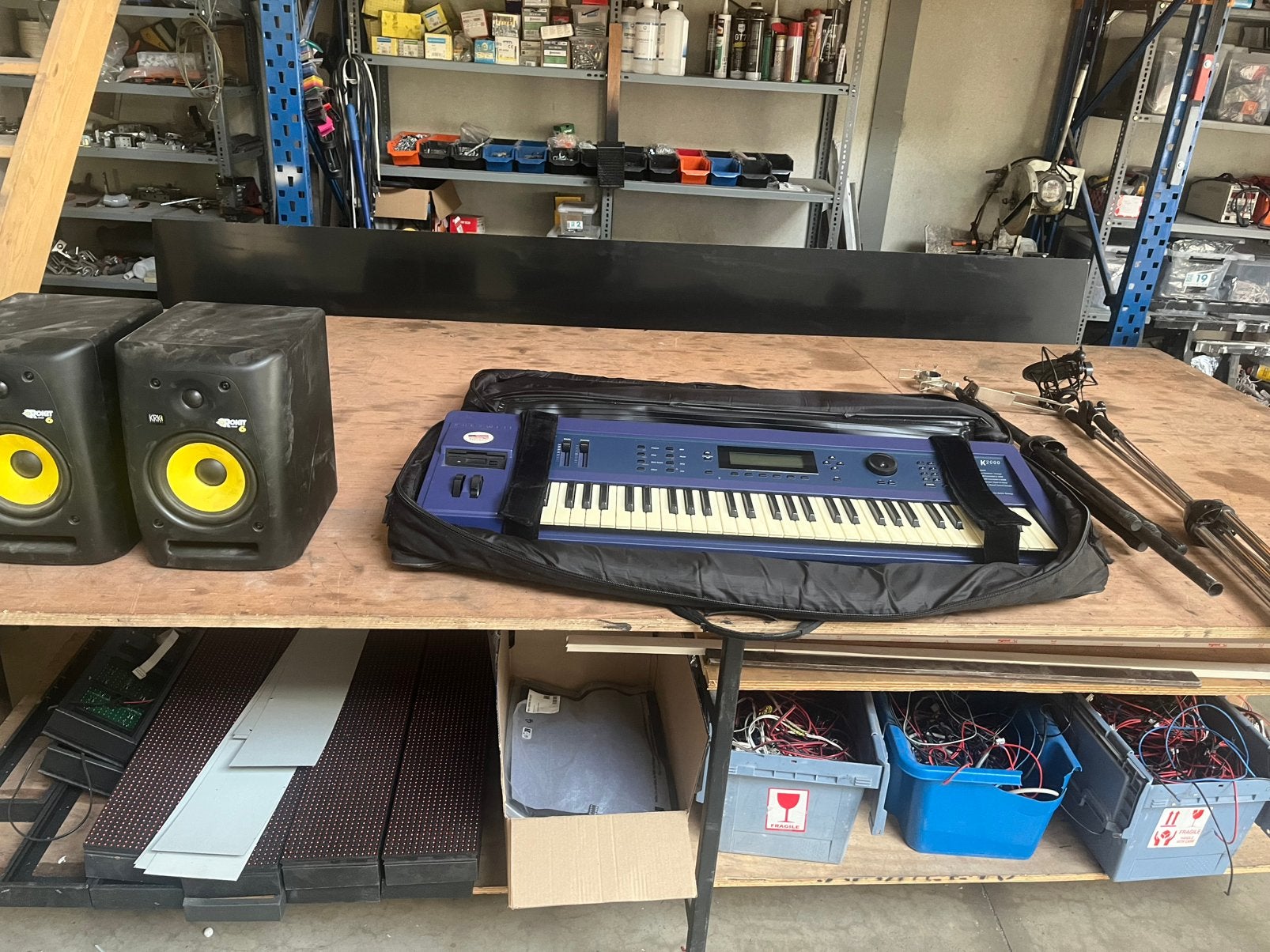 Piano kurzweil met boxen en studio staanders, Ophalen, Zo goed als nieuw, Overige kleuren, Piano
