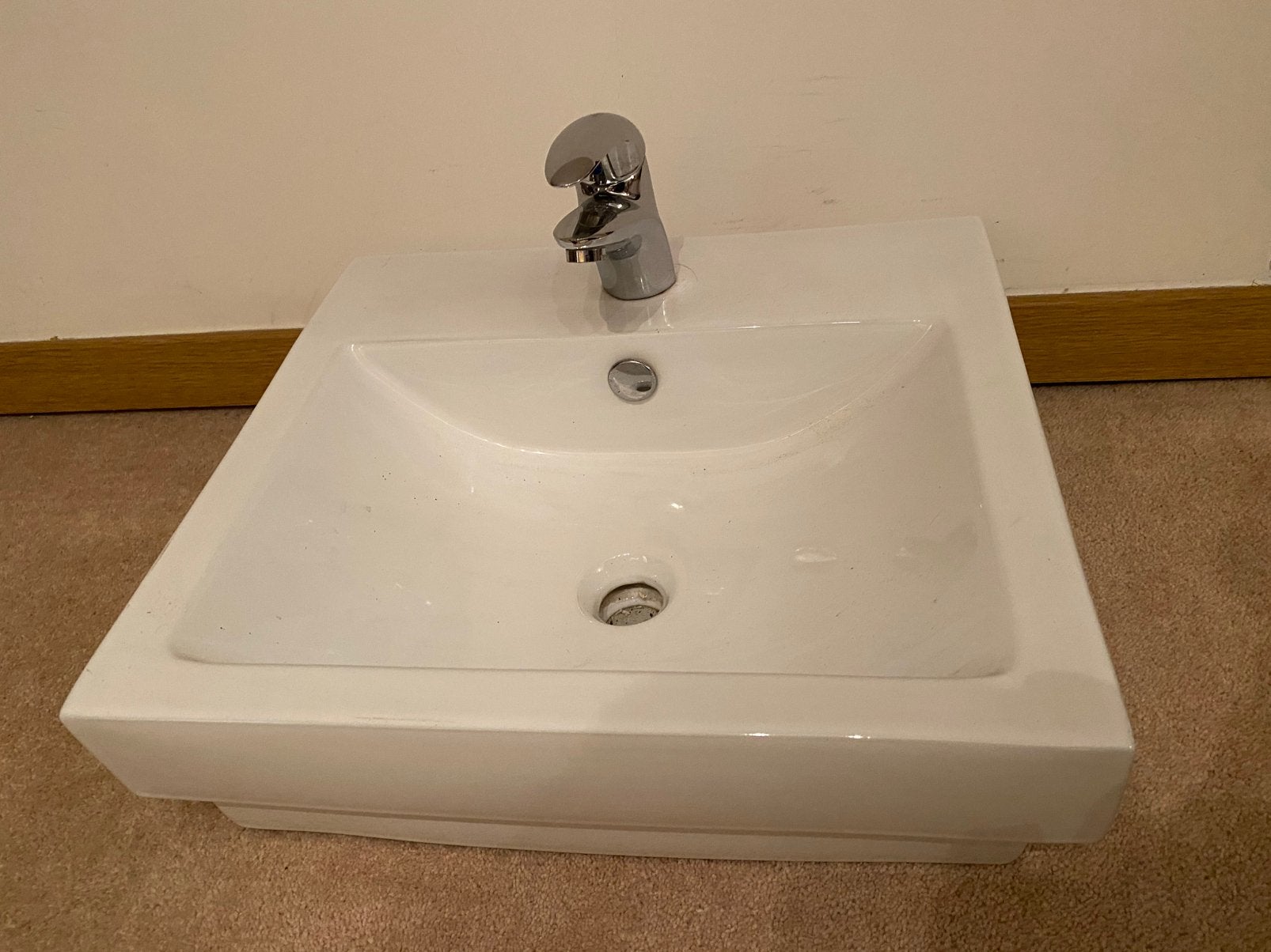 Lavabo met kraantje., Ophalen, Zo goed als nieuw