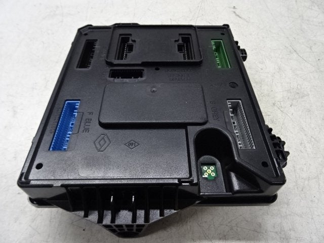 ZEKERINGKAST Renault Fluence (LZ) (284B15364R), Gebruikt, Renault