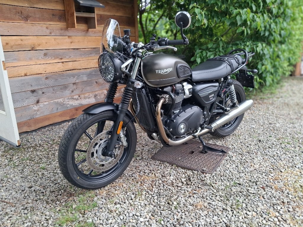TRIUMPH STREET TWIN 900, Motos, Tourisme, Occasion, Plus de 35 kW, 2 cylindres