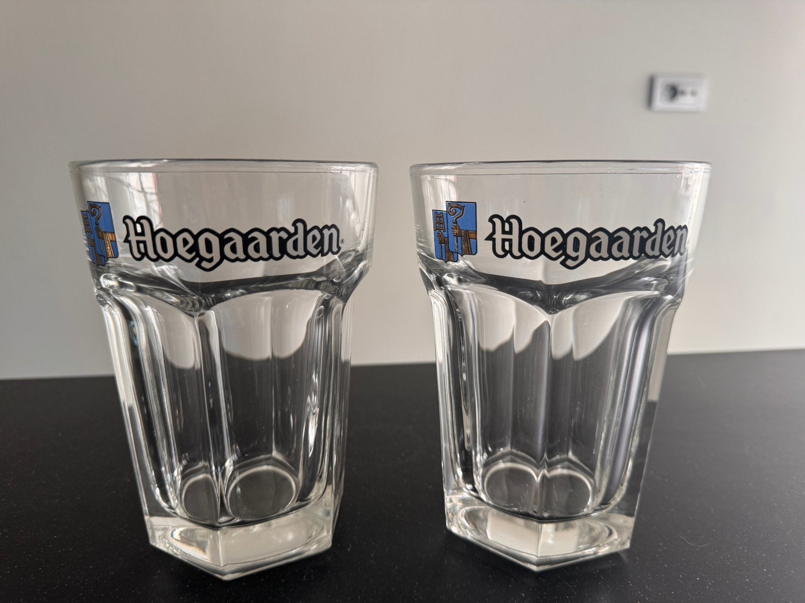 2x 1Liter glas Hoegaarden, Collections, Verres & Petits Verres, Enlèvement, Comme neuf, Verre à bière