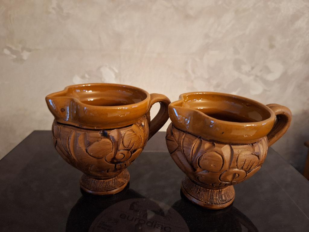 twee drinkbekers  ( wijn) in aardewerk, Antiek en Kunst, Ophalen