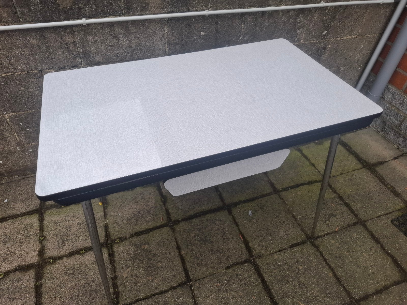Table de cuisine en formica, Maison & Meubles, Moins de 100 cm, 100 à 150 cm, Enlèvement, Utilisé