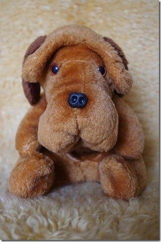 Hond in pluche, Kinderen en Baby's, Speelgoed | Knuffels en Pluche, Zo goed als nieuw, Wasbaar, Bruin, Hond