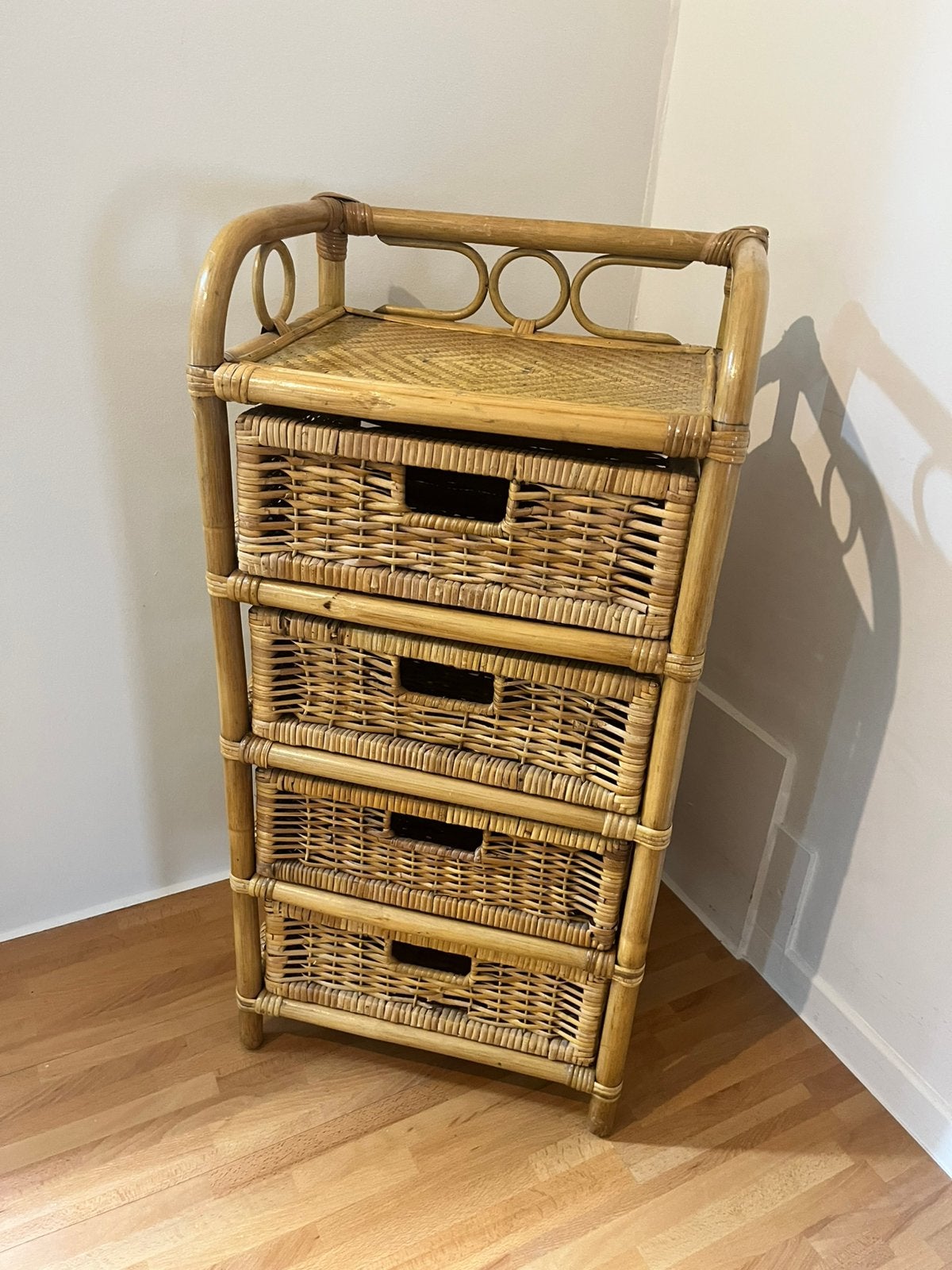 Rotan ladekastje, Enlèvement, Comme neuf