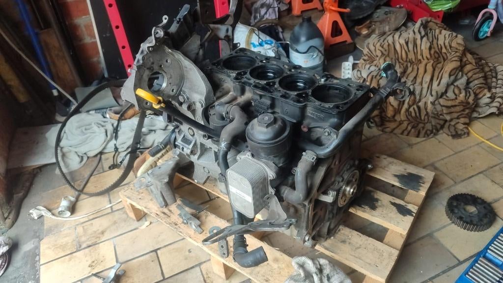 Motorblok VW 2.0 Tdi  + toebehoren, Ophalen, Gebruikt, Audi