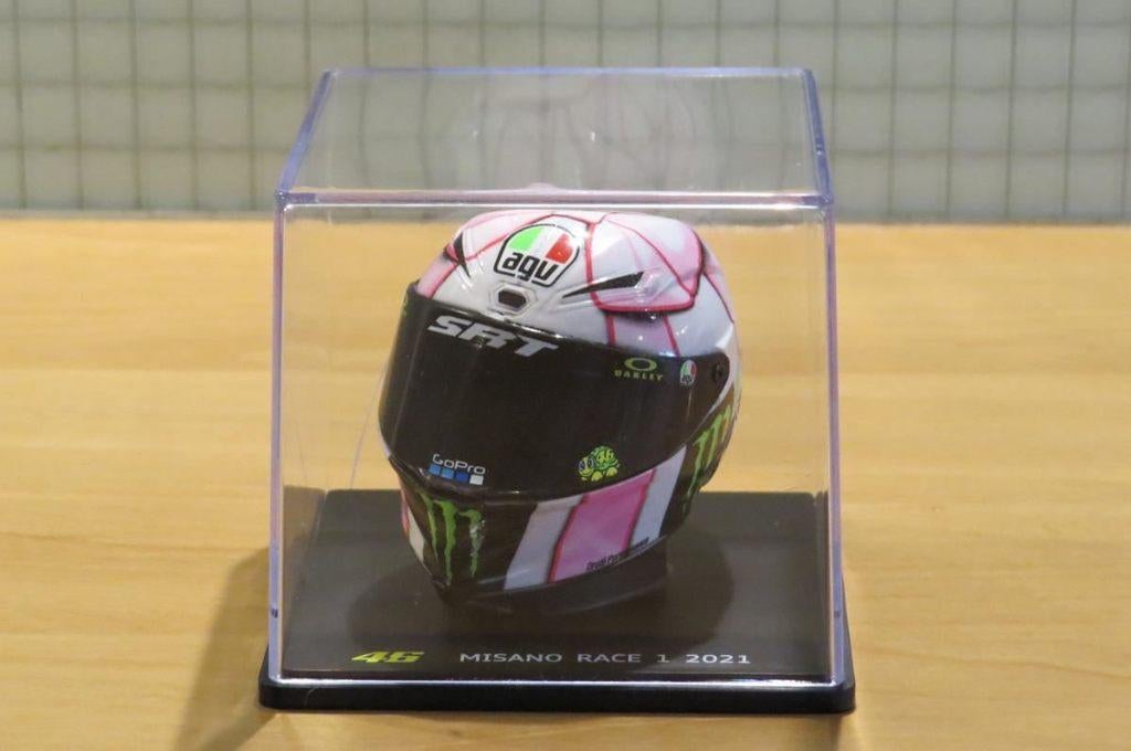 Valentino Rossi AGV bow helmet 2021 race 1 Misano 1:5, Enlèvement ou Envoi, Neuf, 1:5 à 1:8, Autres types
