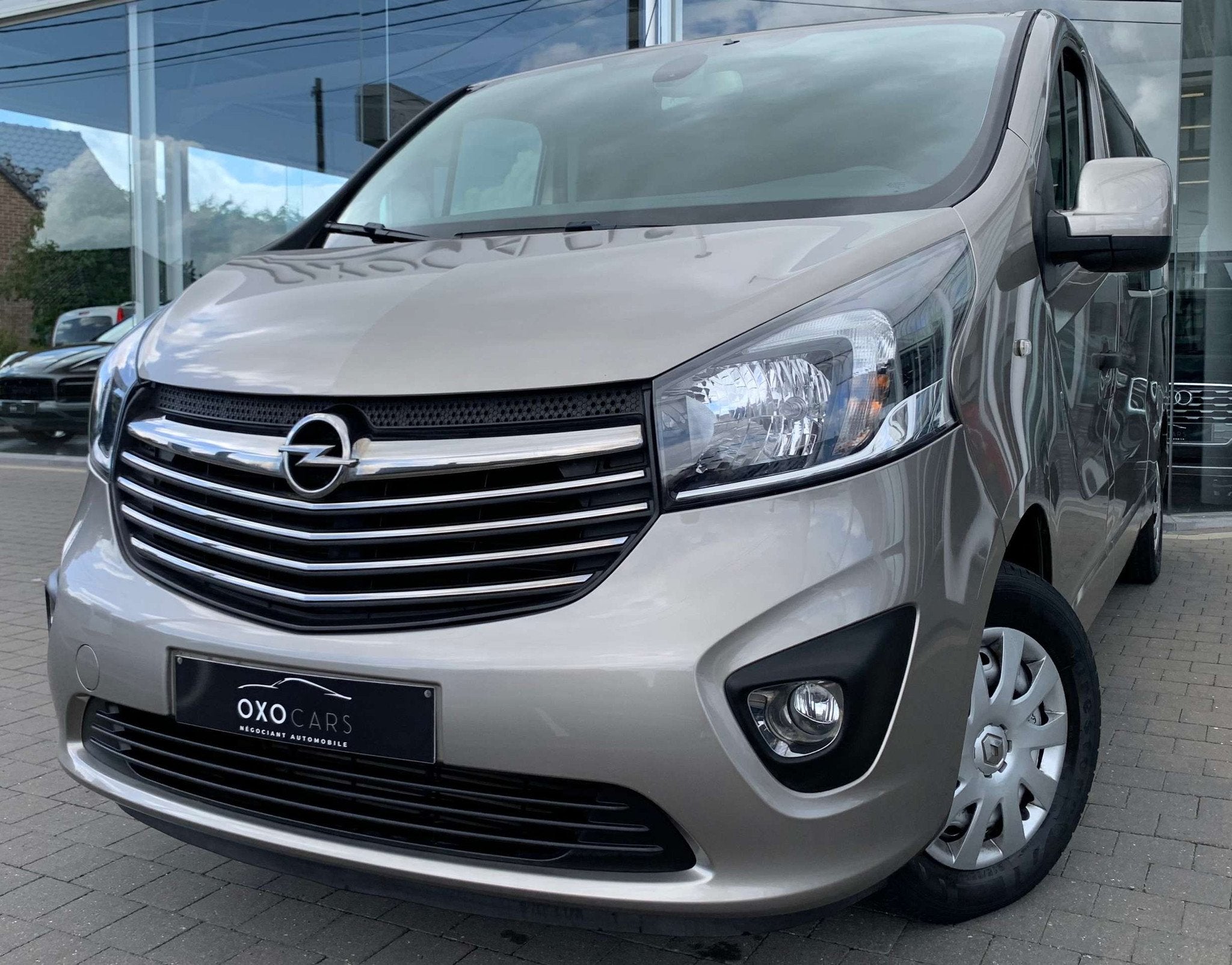 Renault Trafic XL 1.6 CDTI BI-TURBO 125CV / 8 PLACES / LONG, Auto's, Renault, Stof, Gebruikt, Euro 6, 4 cilinders