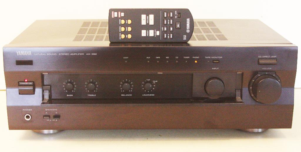 Yamaha AX-392 Versterker / 240 Watts / 1998 - 1999, Audio, Tv en Foto, Versterkers en Ontvangers, Yamaha, Ophalen of Verzenden