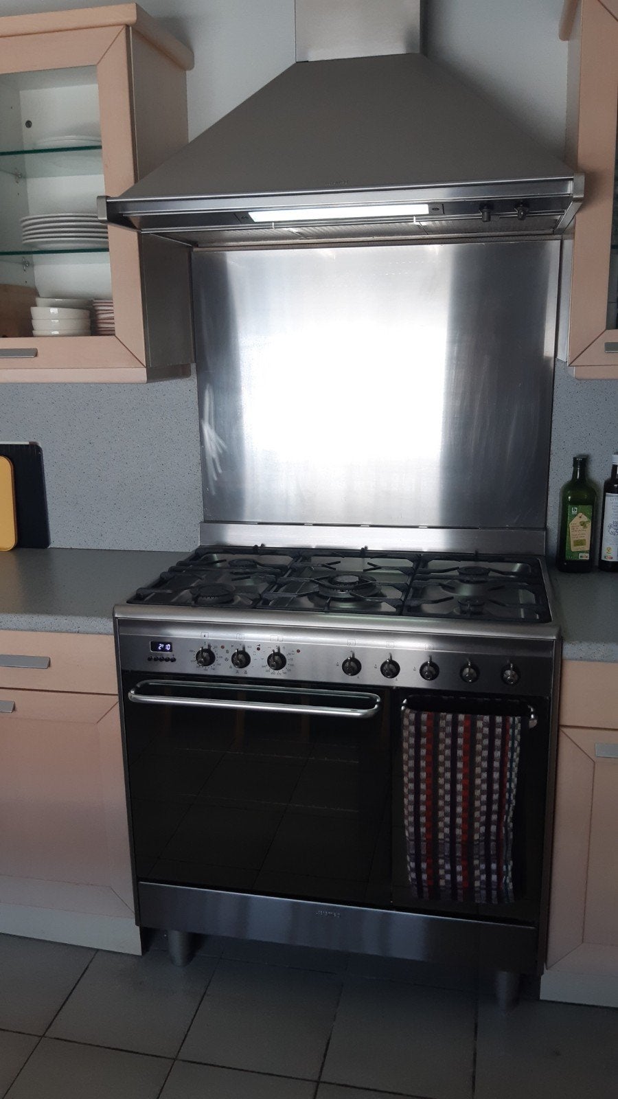 SMEG gasfornuis met dubbele oven en dampkap, Elektronische apparatuur, Ophalen, Gebruikt, Gas, Vrijstaand