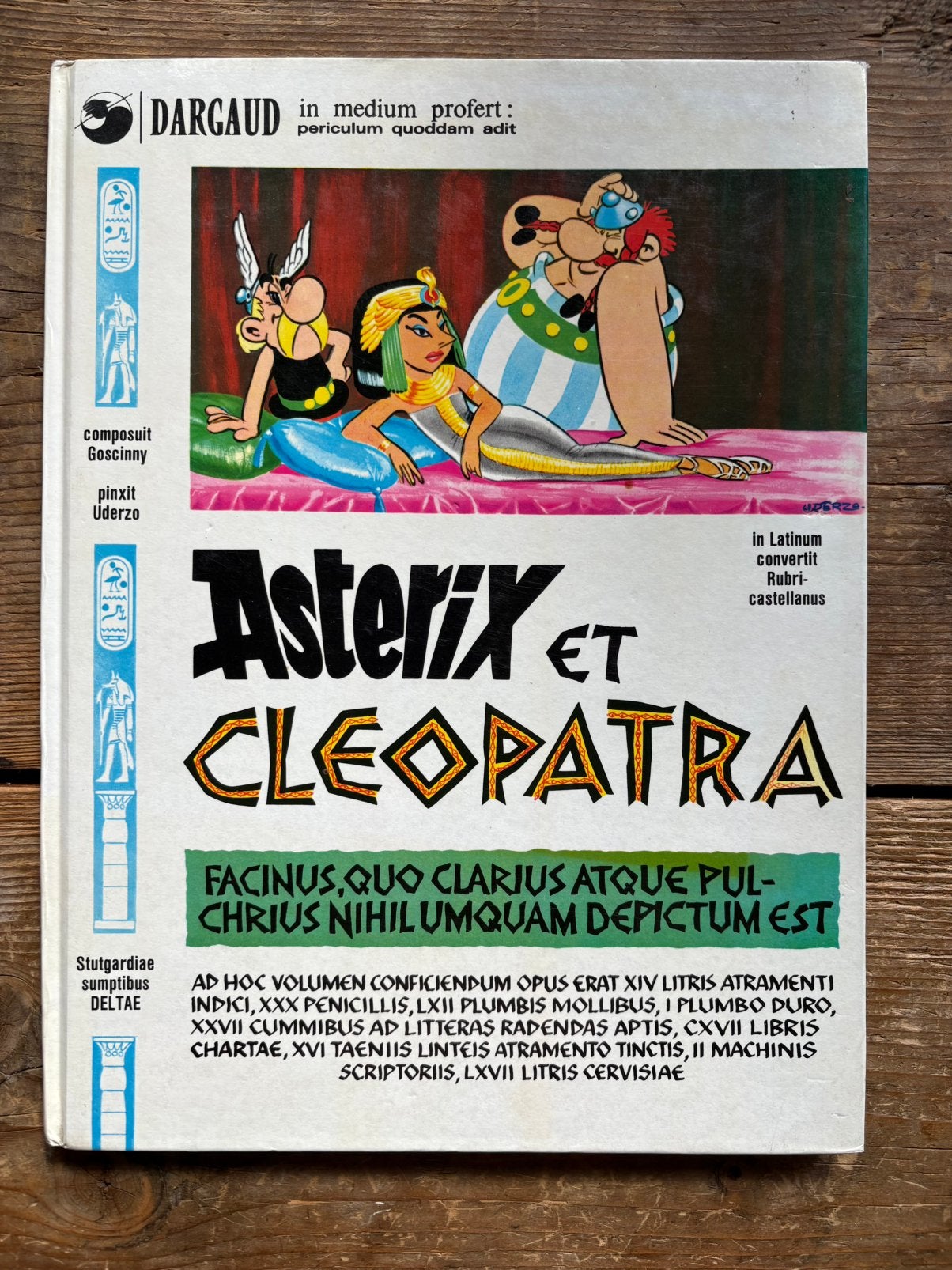 ASTERIX EN CLEOPATRE IN LATIN 1980 goede staat + laken, Eén stripboek, Ophalen of Verzenden, Gelezen