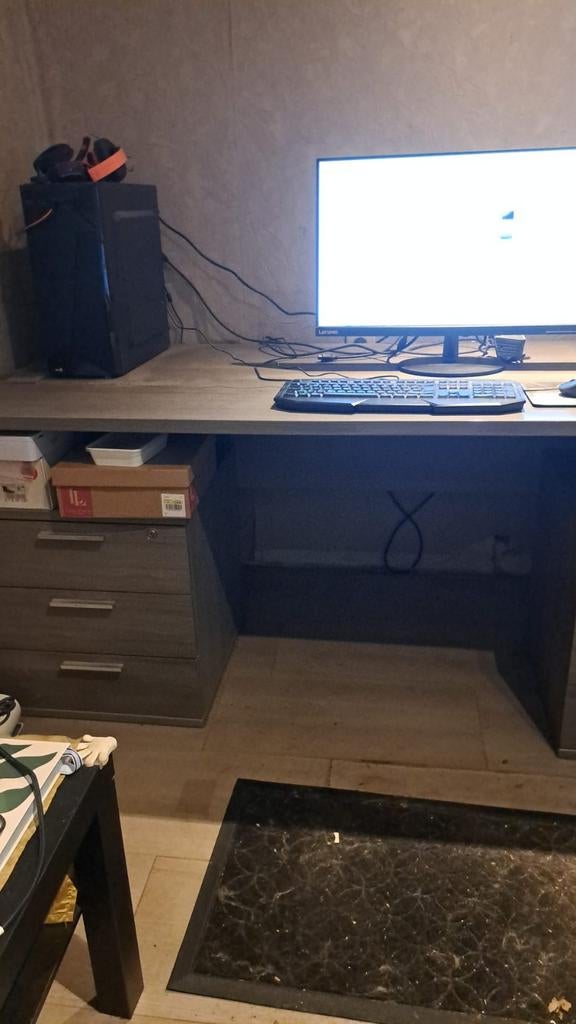 Stevige Bureau, Ophalen
