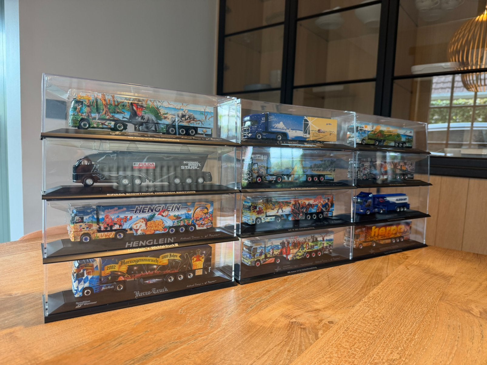12 camions Herpa dans une boîte, Enlèvement ou Envoi