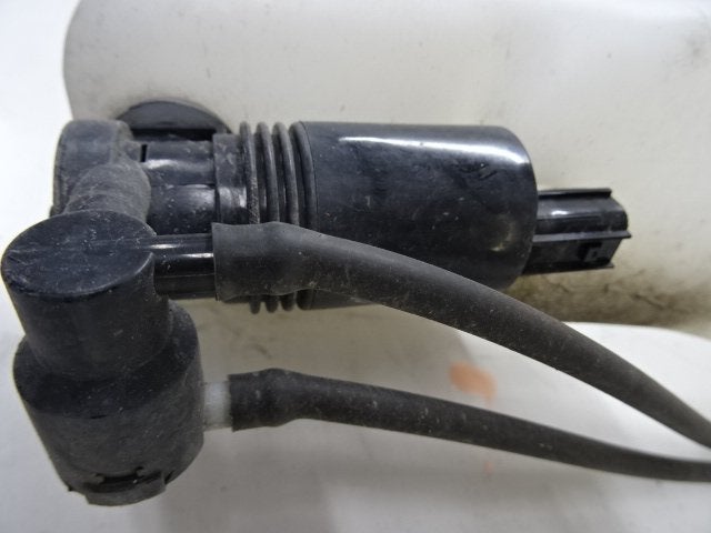 LAVE-GLACE POMPE AVANT Ford Fiesta 6 (JA8) (01-2008/01-2018), Mevr. I. Hauben, Rue de l'Espoir 34 34
4030  GRIVEGNÉE, BE, Info@Collignon.be
