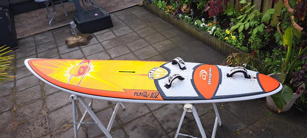Angulo  superglide 102 liter Planeert snel aan., Watersport en Boten, Windsurfen, Met voetbanden, 5 tot 6.5 m², Minder dan 250 cm