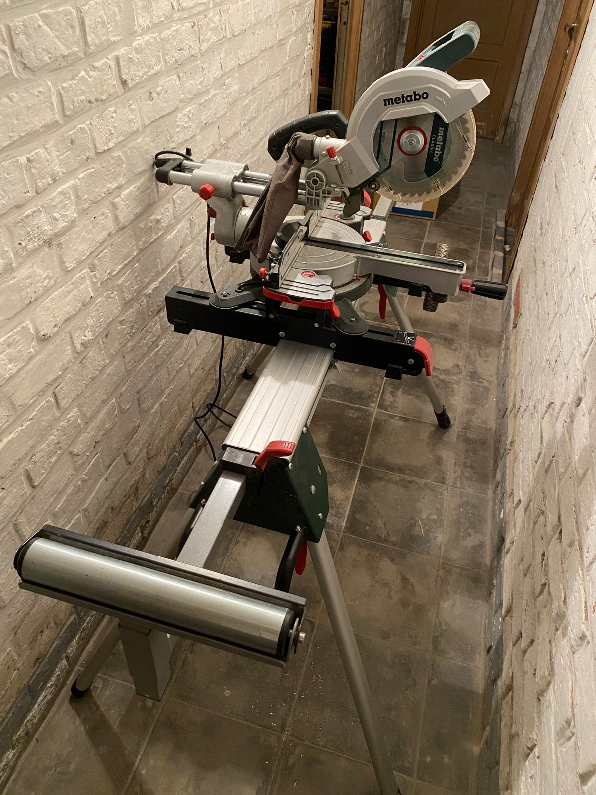 LOCATION Scier radiale Metabo KGS 216m, Bricolage & Construction, Enlèvement, Comme neuf