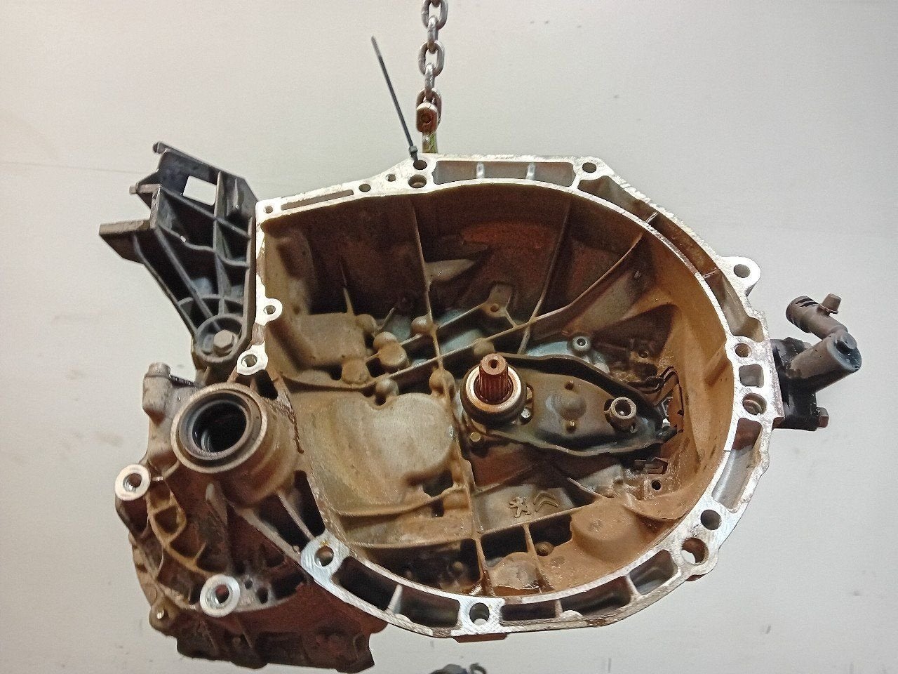 Versnellingsbak schakel Peugeot 208, Onderdelen@venauto.nl, Van der Ven Autorecycling B.V., Ettenseweg 76, 4706 PB Roosendaal, The Netherlands