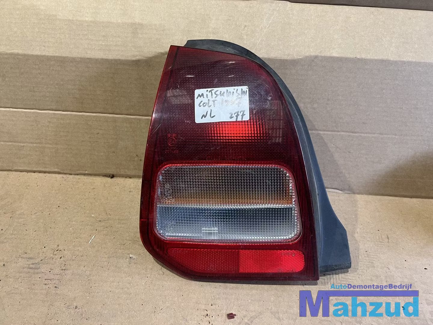 MITSUBISHI COLT 5 links achterlicht left backlight, Info@mitsubishi-motors.com, Mitsubishi Motors Corporation, Utilisé, Mitsubishi