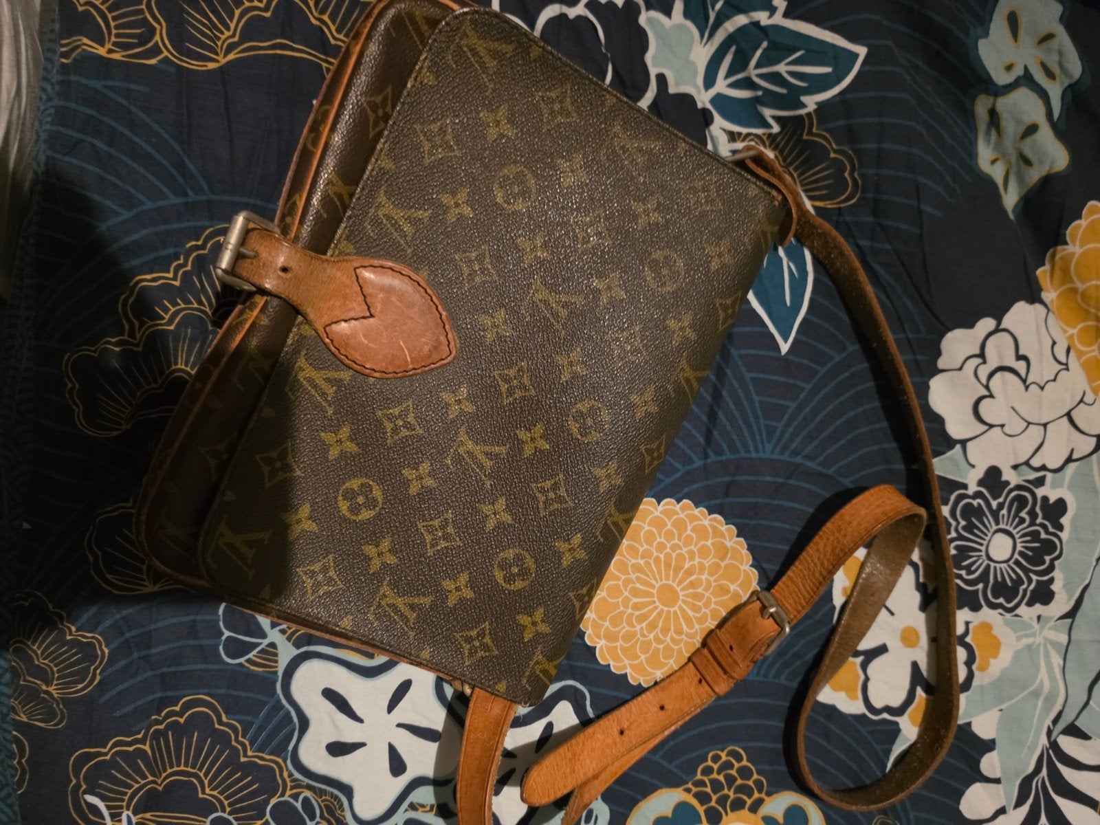 Mooie vintage handtas van het merk LV, Handtassen en Accessoires, Tassen | Damestassen, Handtas, Ophalen of Verzenden