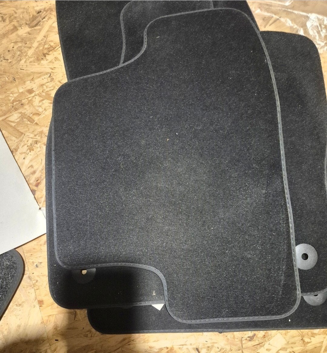 Jeu de 4 tapis de sol VW T-ROC (2017-2025), Enlèvement