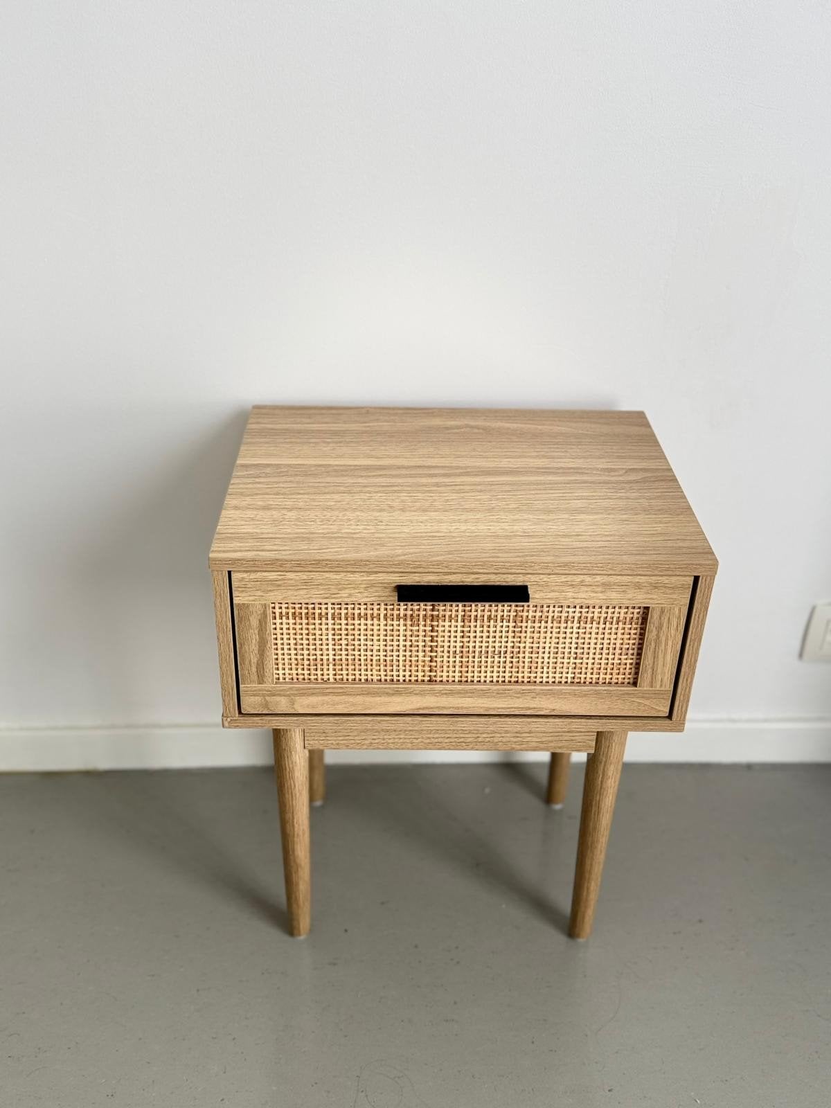 Table de chevet couleur bois, 70 cm ou plus, Comme neuf, Moins de 45 cm, Enlèvement