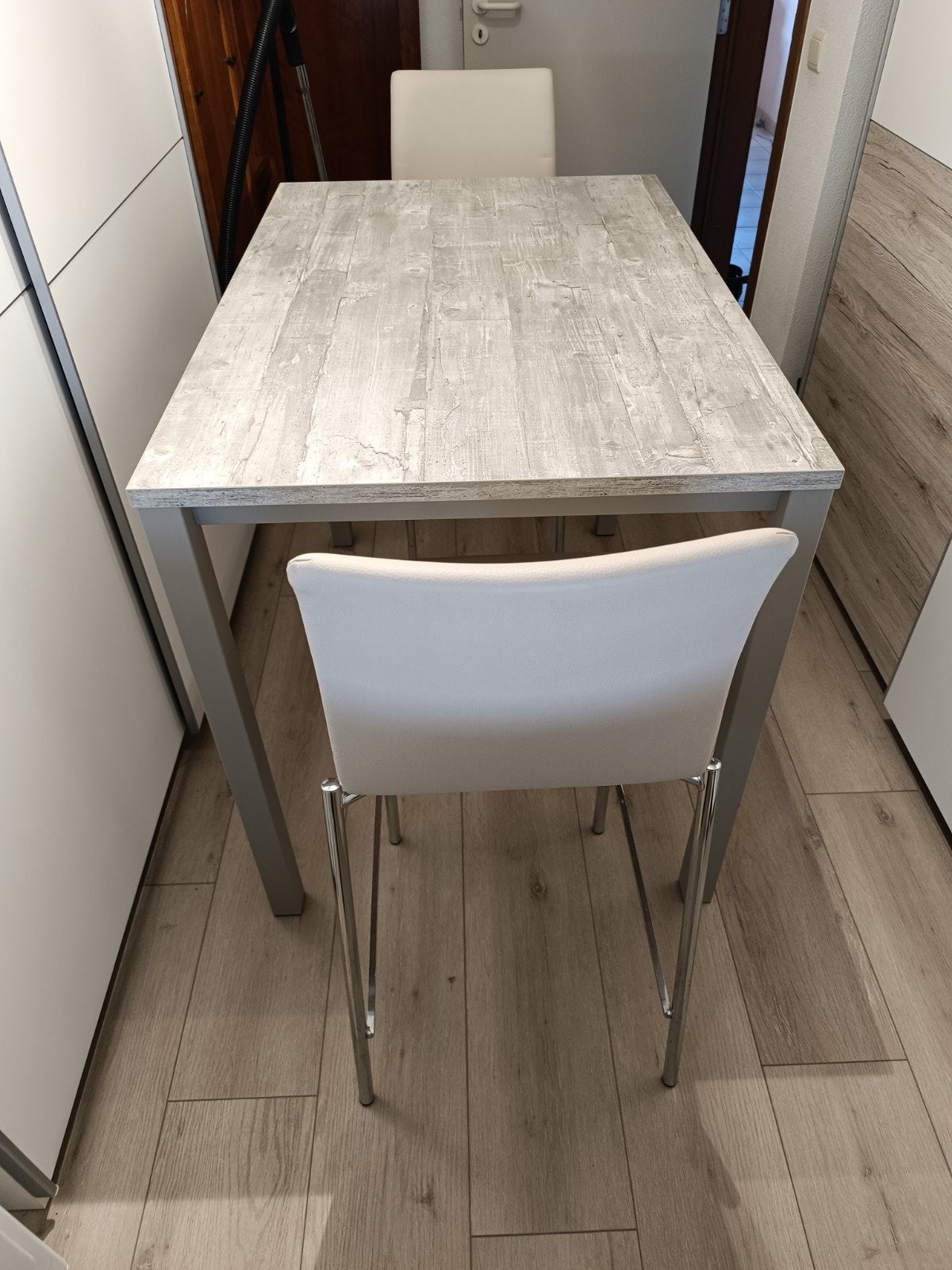 Te koop: Mooie hoge tafel met 2 hoge design stoelen, Ophalen, Zo goed als nieuw