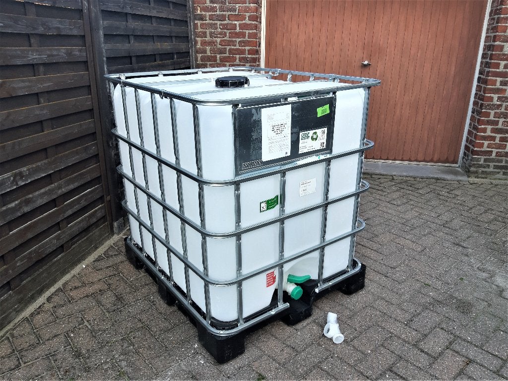 IBC CONTAINERS VAN 1000 L (4 stuks beschikbaar), 150 litres ou plus, Envoi, Utilisé, Avec robinet