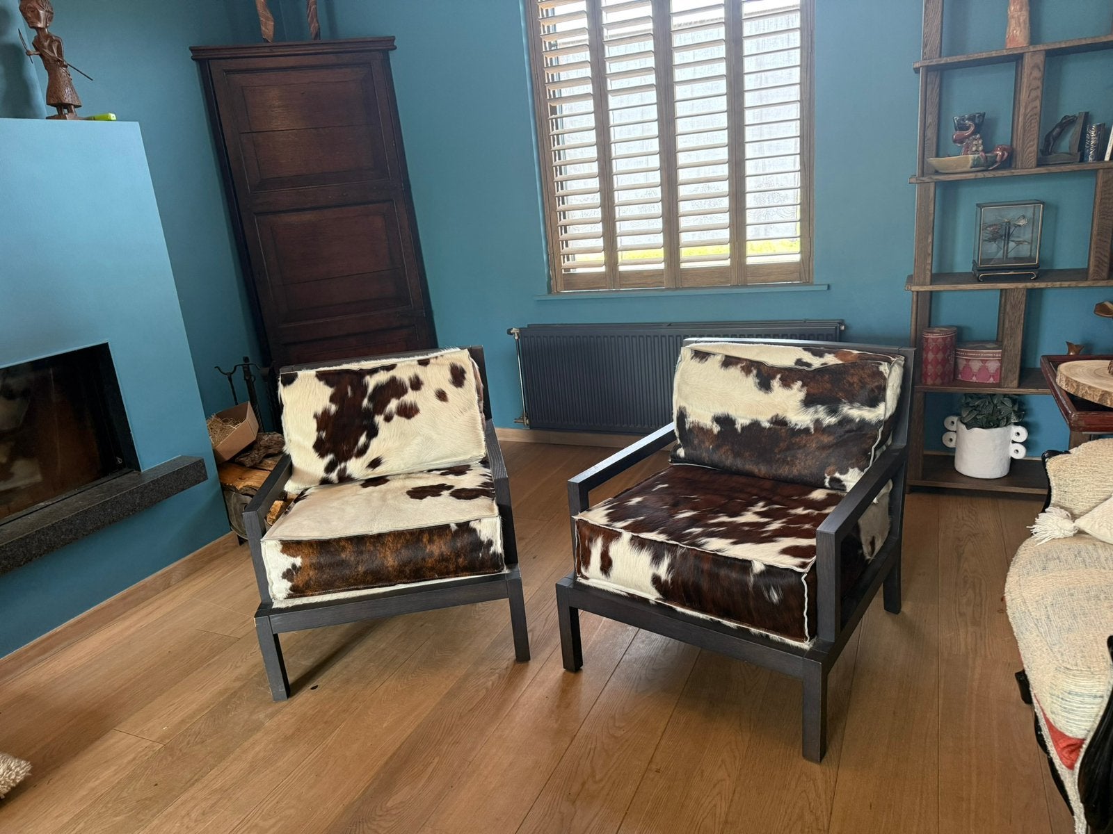 Marie’s Corner Koeienleren Stoelen, Huis en Inrichting, Stoelen, Ophalen, Gebruikt, Twee, Wit