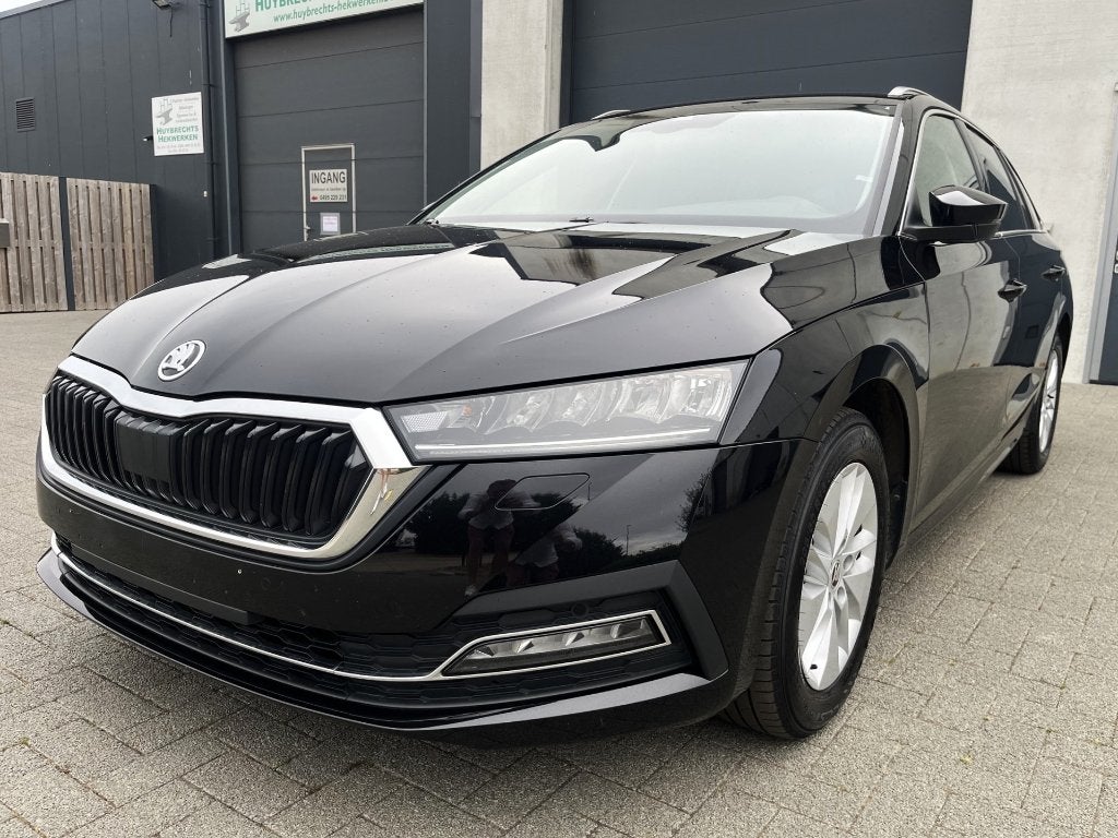 Skoda Octavia SW TSI LIMITED FAMILY PLUS * ETAT IMPECCABLE !, Achat, Euro 6, Entreprise, Boîte manuelle