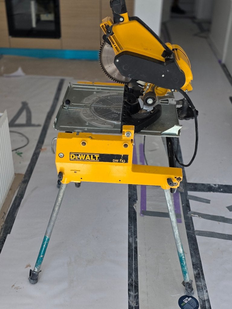 DEWALT DW743 HERBRUIKBARE TAFELZAAG, Ophalen, Gebruikt, Cirkelzaag, 70 mm of meer