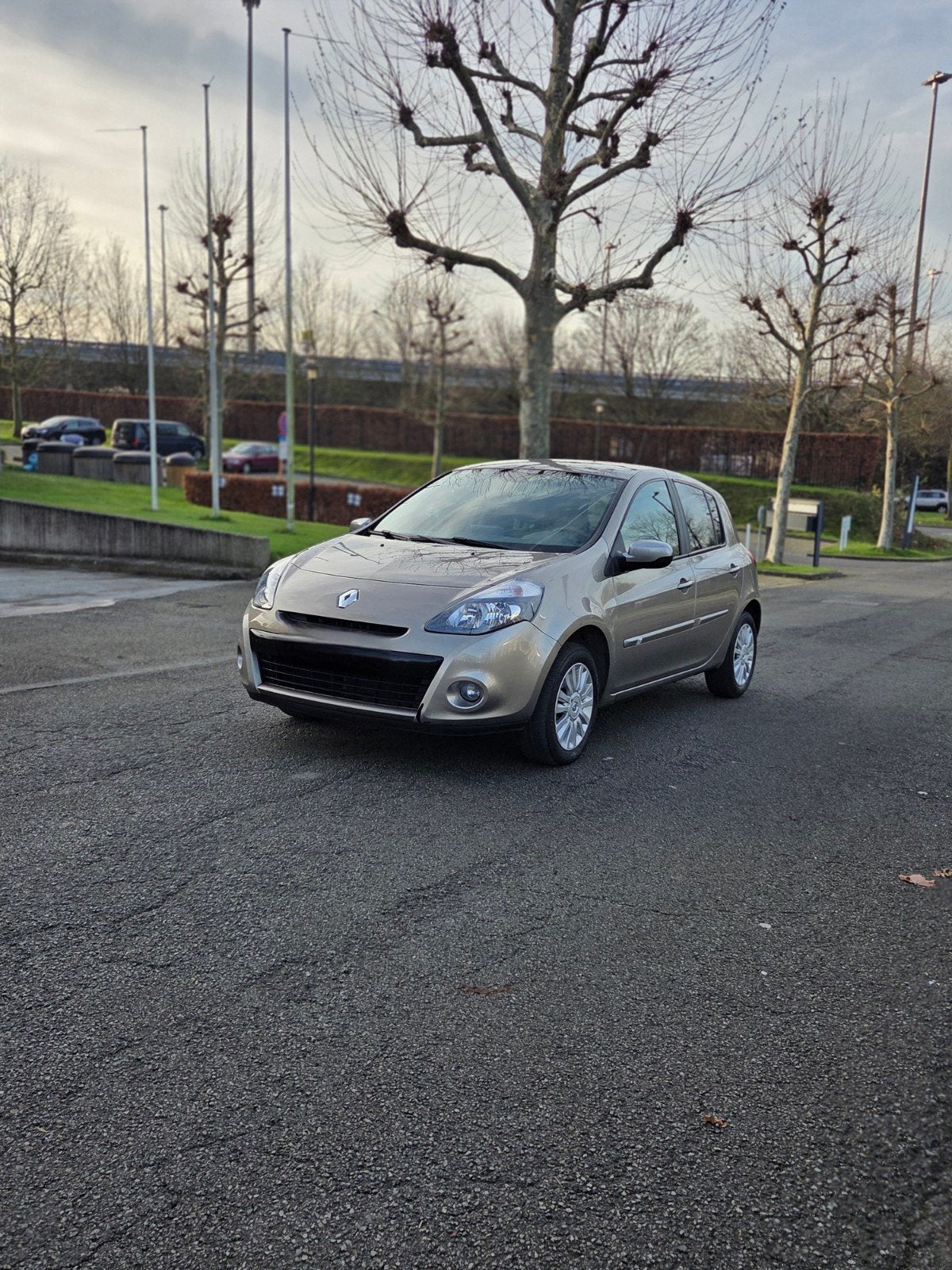 Renault Clio benzine Automatique ( full opties), Achat, Entreprise, Garantie prolongée, Entretenue par le concessionnaire