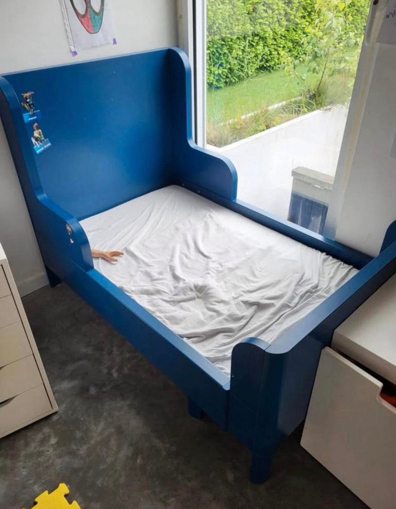 Blauwe bed te koop, Ophalen, Zo goed als nieuw