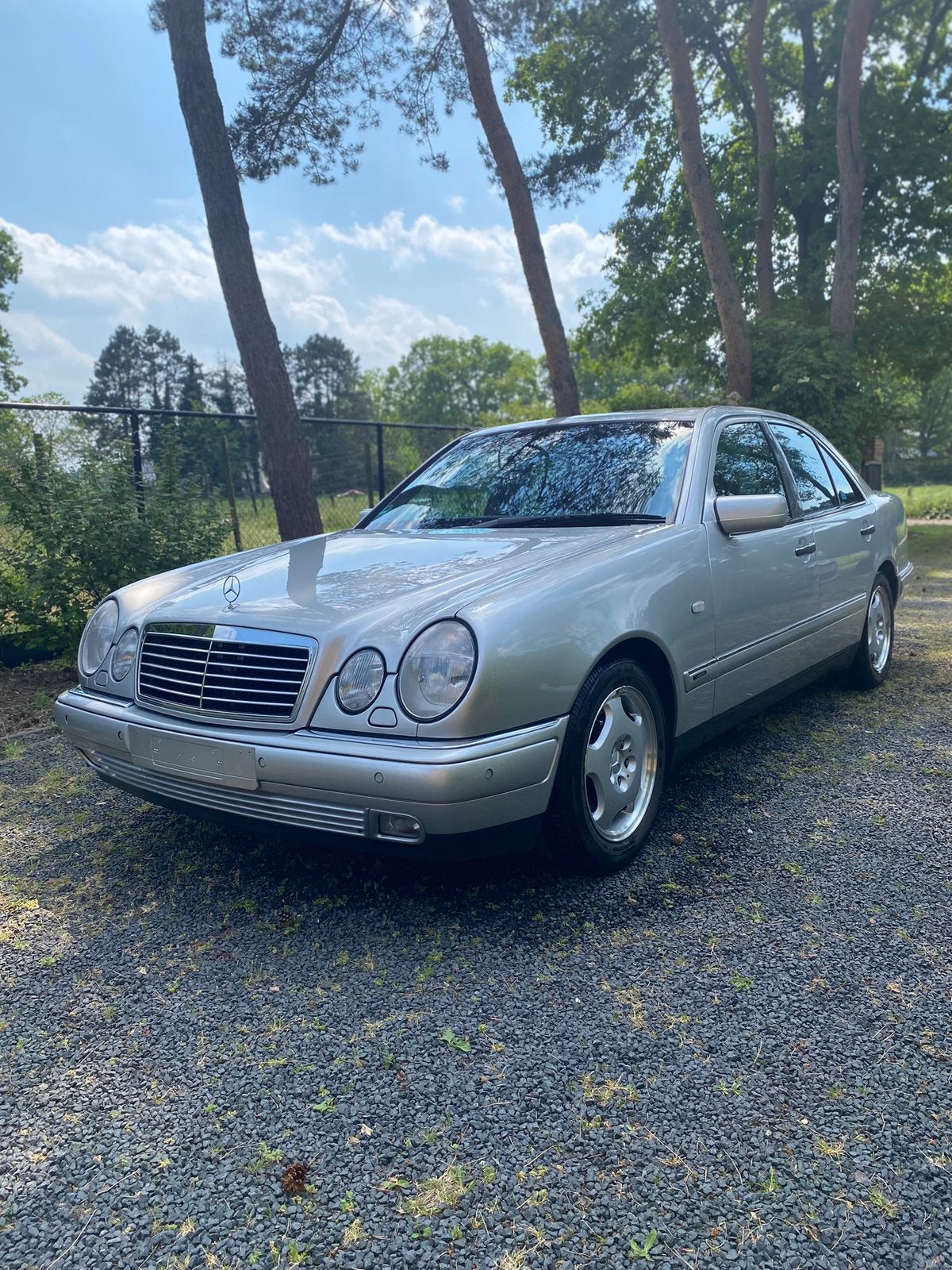 Mercedes E230 benzine (W210) Automaat Oldtimer!, Auto's, Automaat, 4 deurs, 110 kW, 4 cilinders
