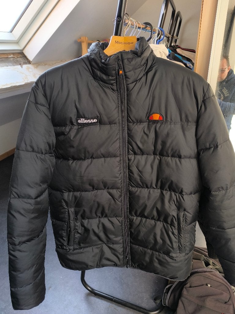 Doudoune ellesse caloroso taille m neuf, Enlèvement, Neuf