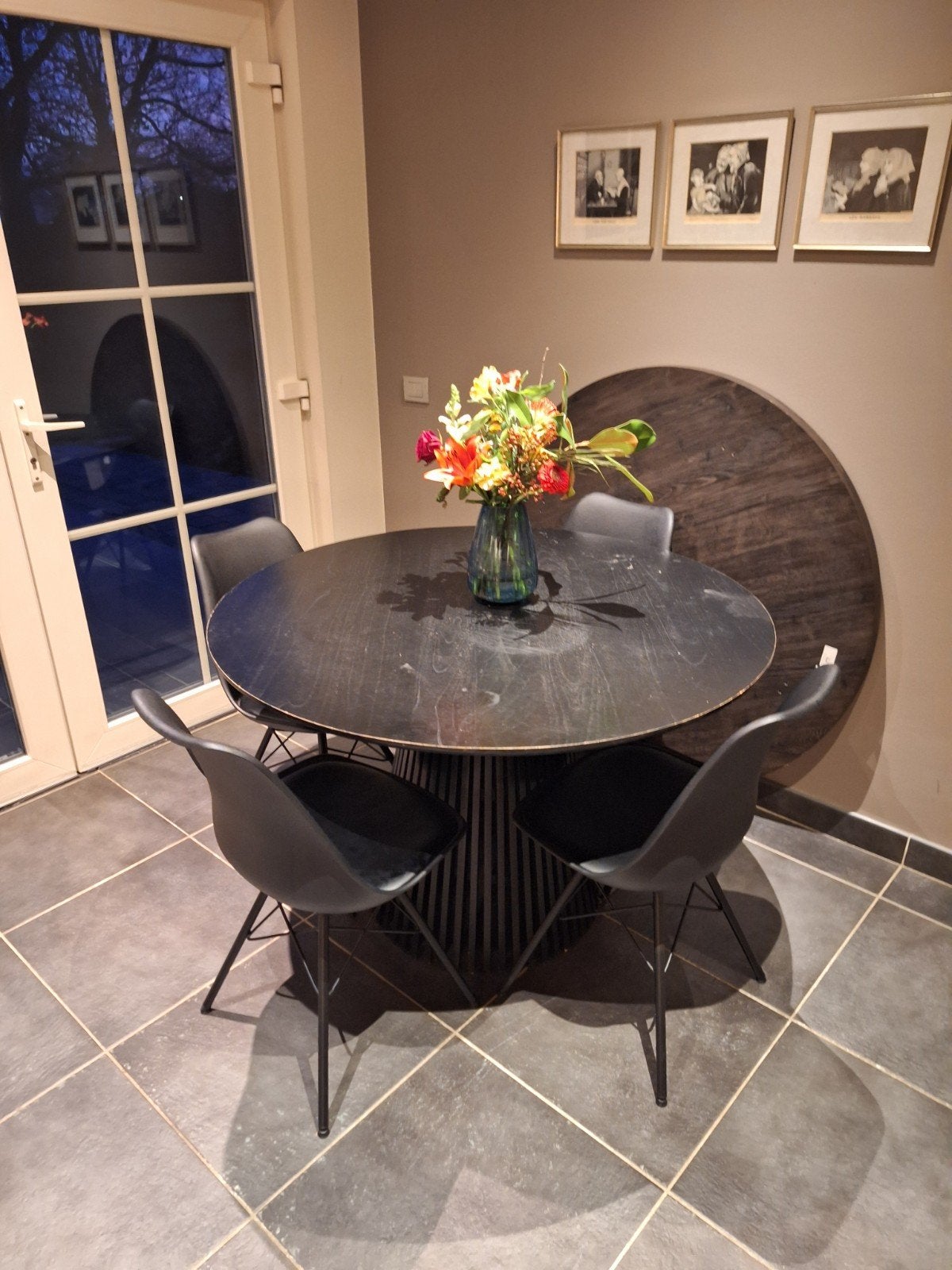 Mooie ronde design eettafel 120cm + 4 stoelen, Maison & Meubles, Tables | Tables à manger, Comme neuf, 100 à 150 cm, 100 à 150 cm