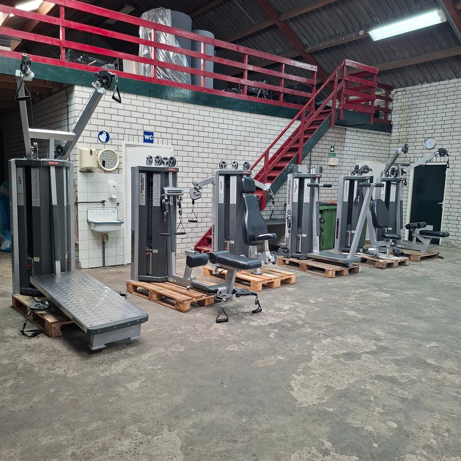 Star Trac Human Sport Complete Gym, Sports & Fitness, Enlèvement