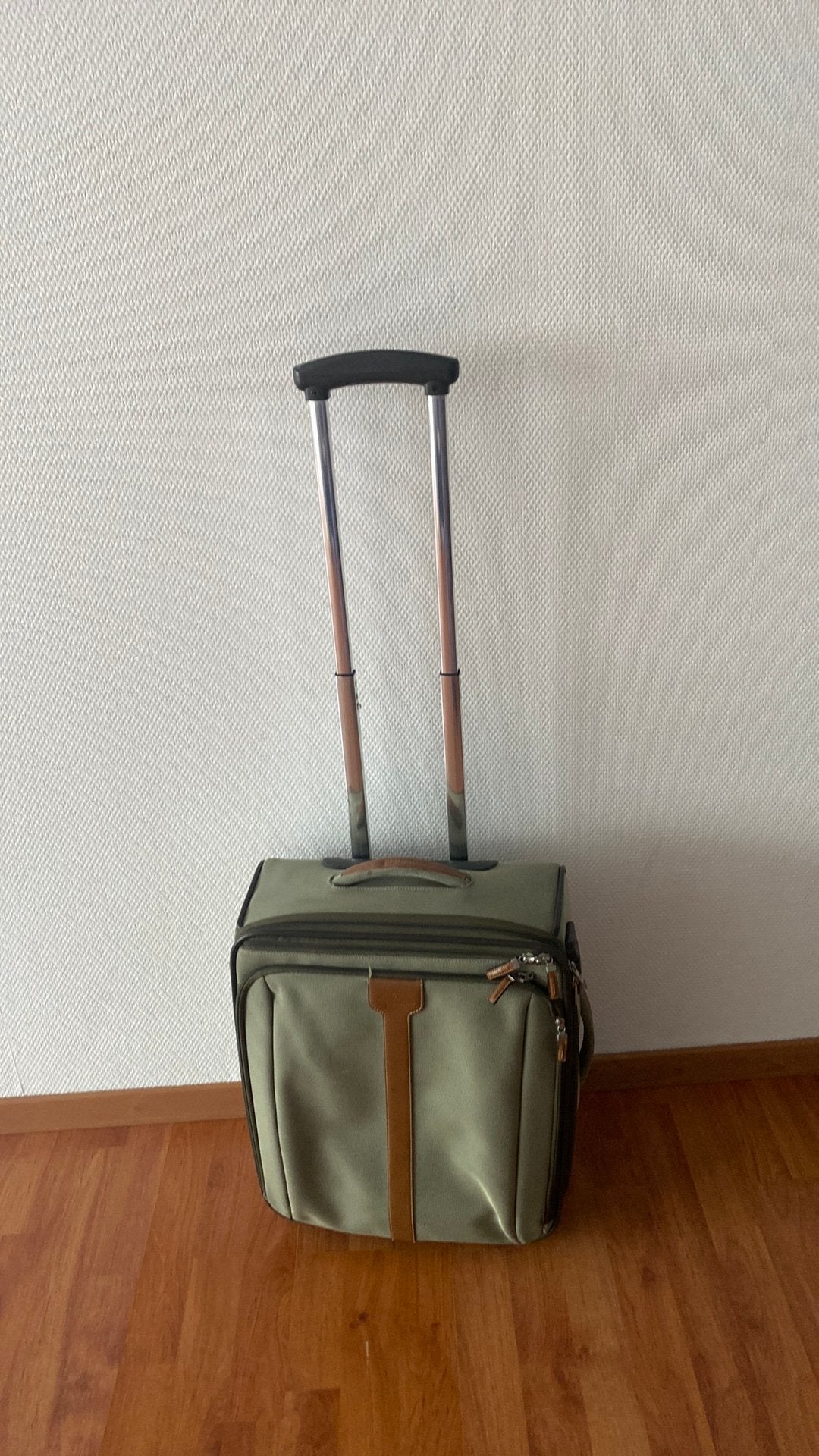 Valise Samsonit, Enlèvement, Comme neuf