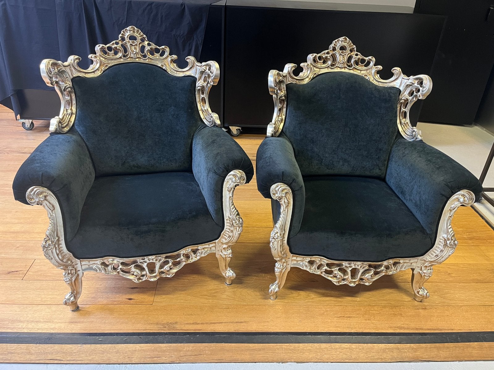 Fauteuils, Enlèvement